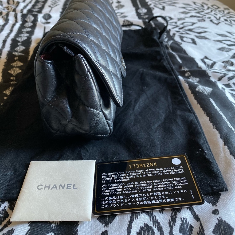 Chanel Cosmetic Bag - Picture 4 of 6
